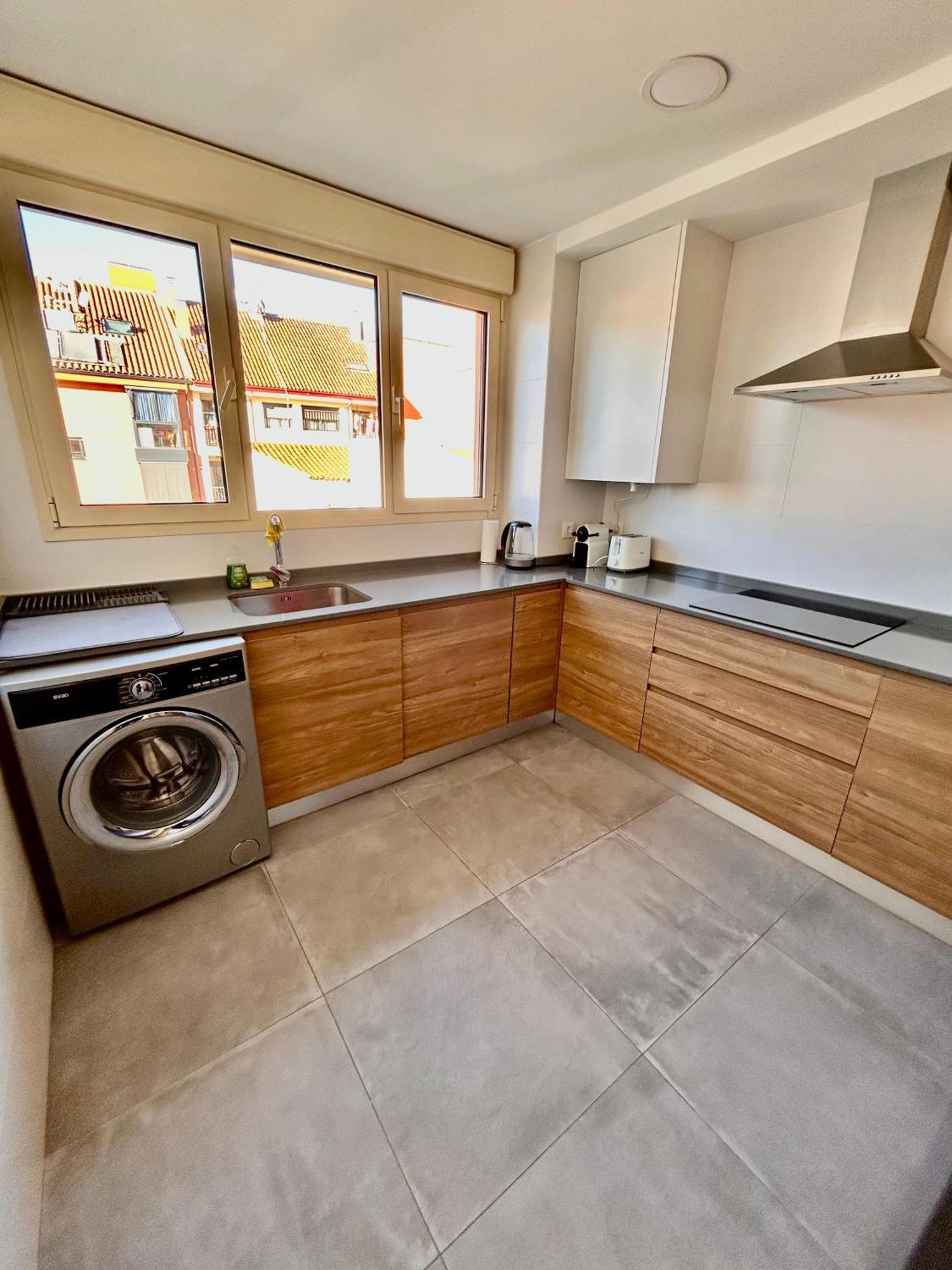 Moderno Apartamento Inteligente Madrid Bagian luar foto