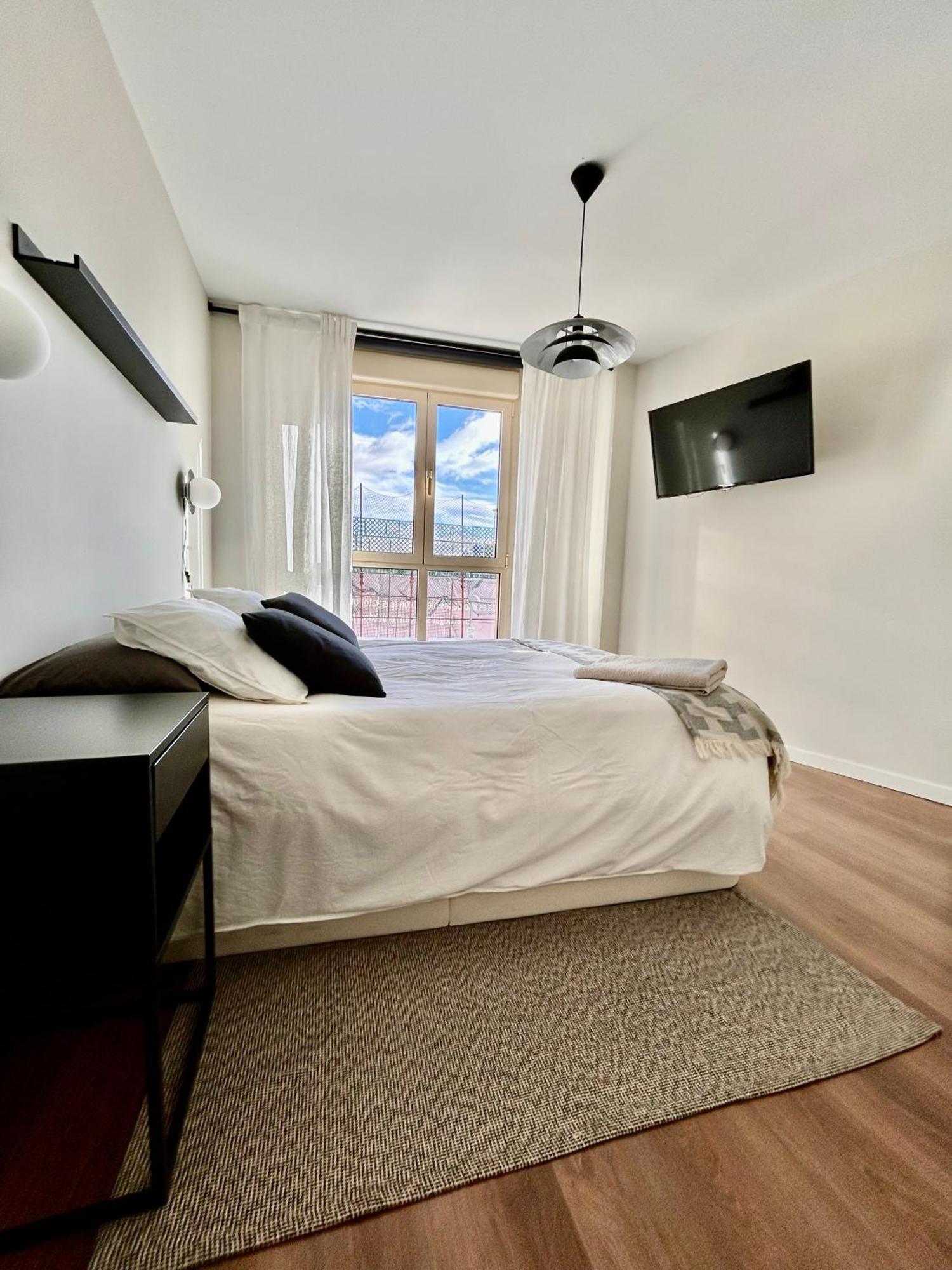 Moderno Apartamento Inteligente Madrid Bagian luar foto