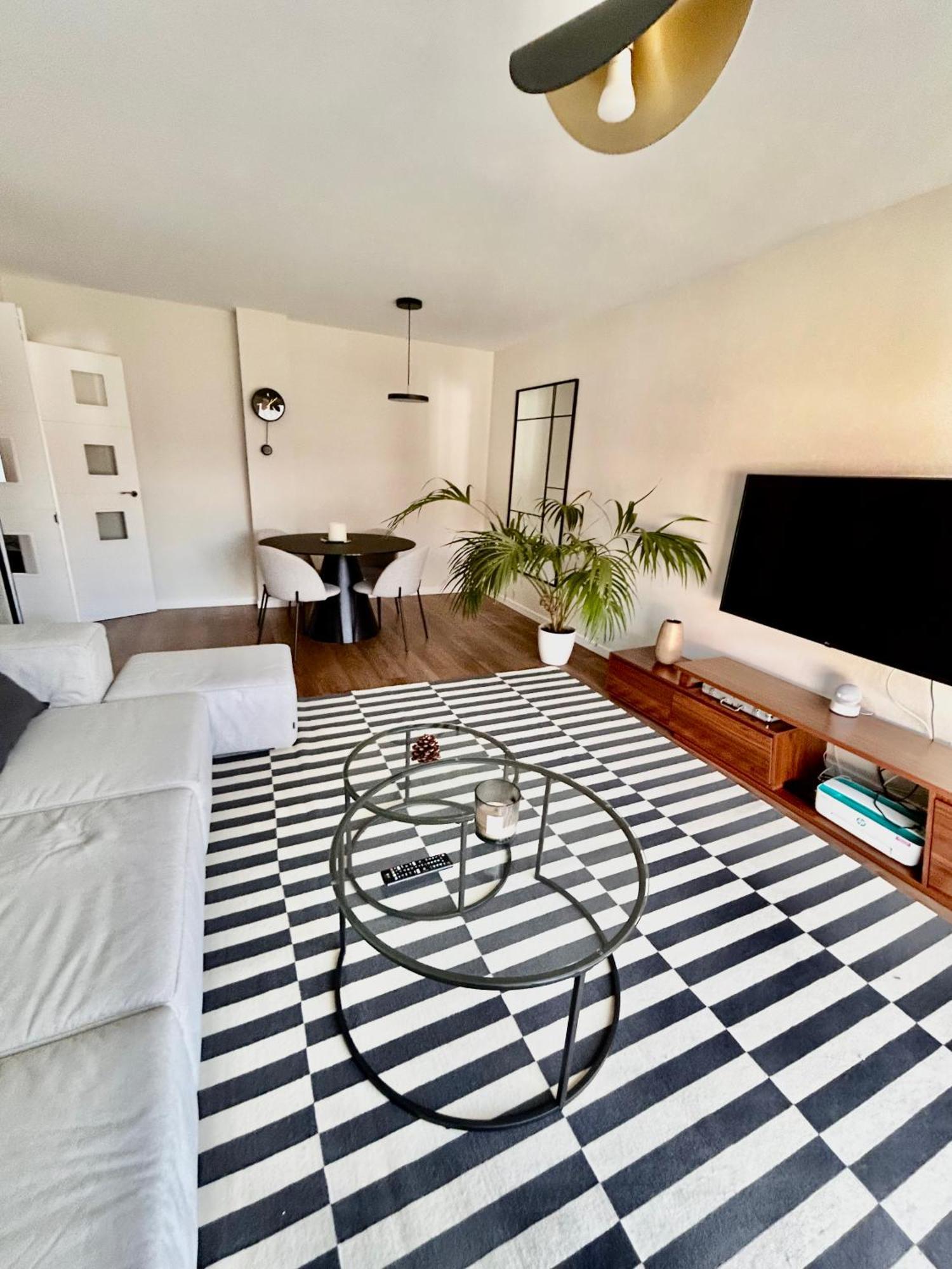 Moderno Apartamento Inteligente Madrid Bagian luar foto