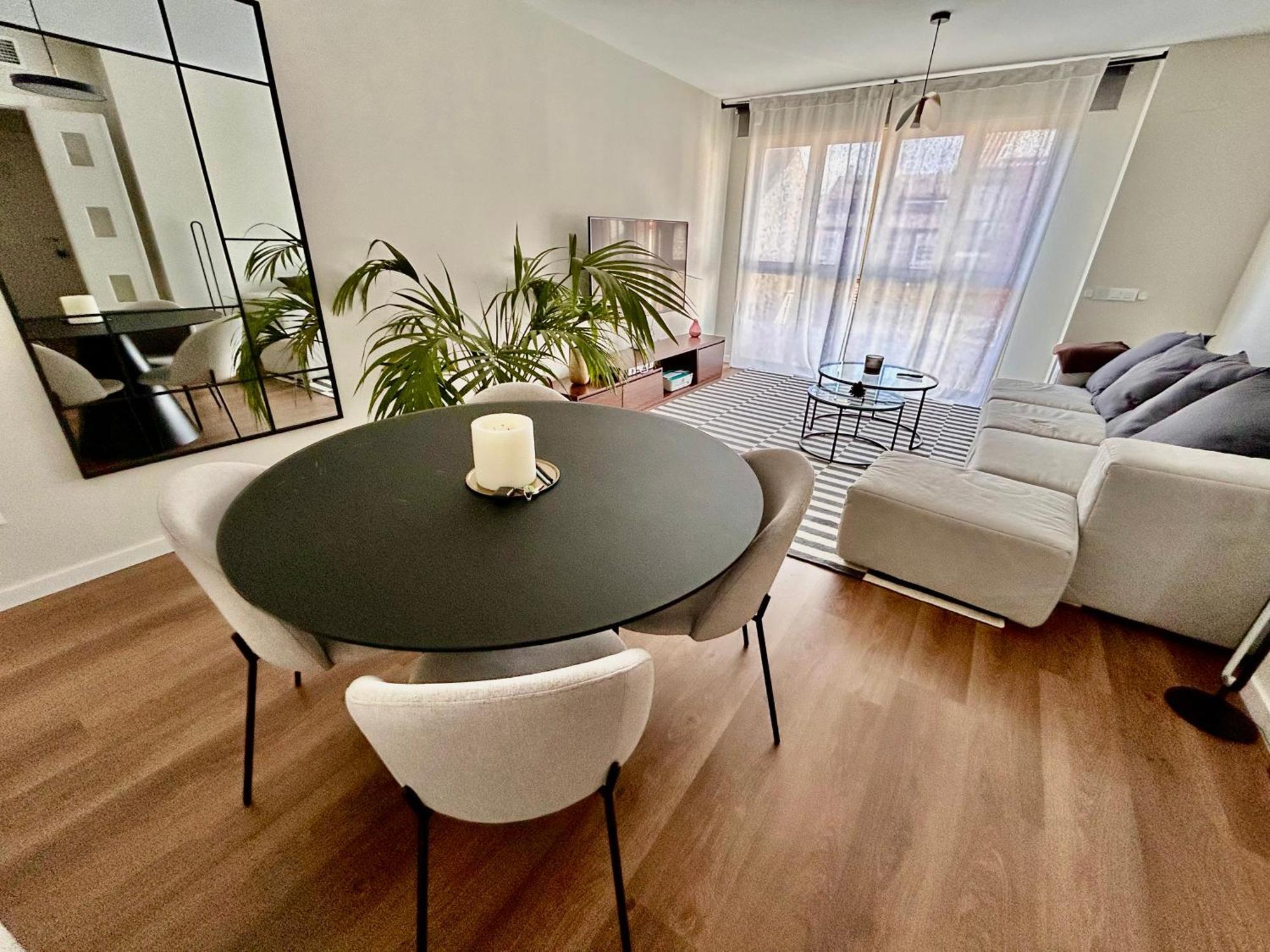 Moderno Apartamento Inteligente Madrid Bagian luar foto